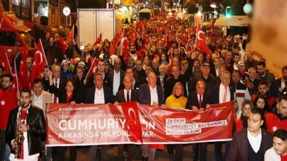 Cumhuriyet Coşkusuna Ortak Olmak İçin Binler, Küçükçekmece’de Buluştu