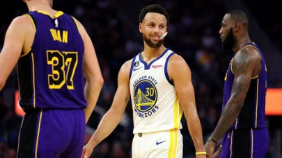 Golden State Warriors sezonu galibiyetle açtı