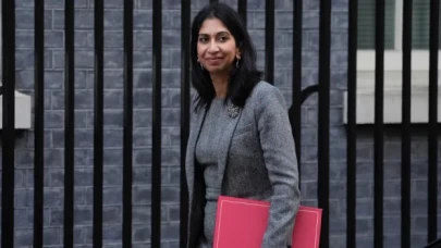 İ﻿ngiltere İçişleri Bakanı Suella Braverman istifa etti