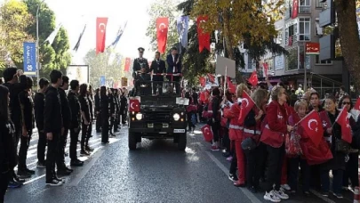 Kadıköy’de Büyük Cumhuriyet Yürüyüşü Öncesi Renkli Görüntüler