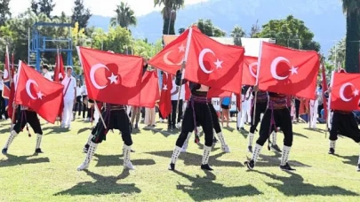 Kemer’de Cumhuriyet Bayramı Coşkusu