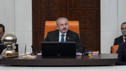 Mustafa Şentop: ‘’Başörtüsünü kanuna bağlarsanız, kanunu ileride değiştirdiğinizde özgürlüğü de ortadan kaldırabilirsiniz’’