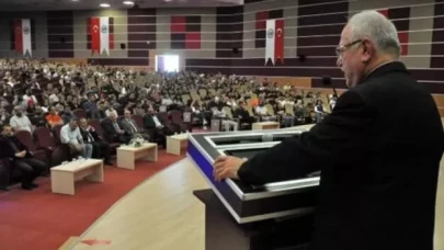 Rektörden yeni öğrencilere gece çıkışları için uyarı: 'Çok vampir var'