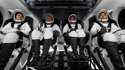 SpaceX,  Uluslararası Uzay İstasyonu’na 3 astronot ve 1 kozmonot gönderdi