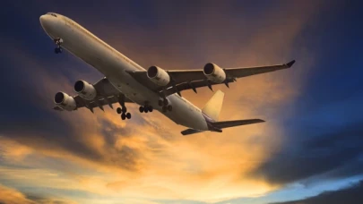 Uçakta fenalaşan yolcu hayatını kaybetti