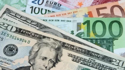 Dolar/TL ve Euro/TL arasındaki ayrışma dikkat çekiyor