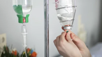 Evlere serum servisi uygulaması yaygınlaştı yüksek ödemelerden bahsediliyor