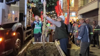 İstiklal'e yeni düzenleme: Banklar ve beton saksılar kaldırılıyor