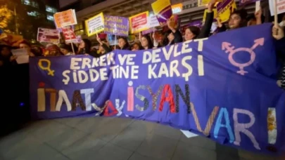 Kadınlar,  kadına yönelik şiddete karşı sokağa çıktı