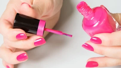 Oje lekesi nasıl çıkar?