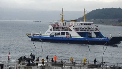 Yurdun batısında fırtına etkili oluyor: Bozcaada feribot seferleri yarın yapılamayacak