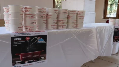 İzmit Mahalle Mutfağını kurdu... Üç çeşit yemek 5 TL