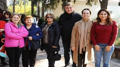 Karşıyaka Belediye Başkanı Dr. Cemil Tugay Gençlerle Bir Araya Geldi