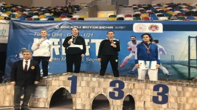 Manisalı karateciler Kocaeli’den madalyayla döndü