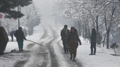 Afganistan’da aralarında çocukların da olduğu 24 kişi donarak yaşamını yitirdi