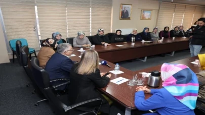 AK Parti Kayseri Kadın Kolları Büyükkkılıç ailesiyle buluştu