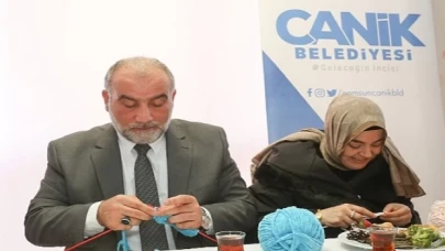 Başkan Sandıkçı Öğrenciler İçin Atkı ve Bere Ördü