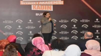 Bursa Siyaset Akademisi’nde son ders zili çaldı