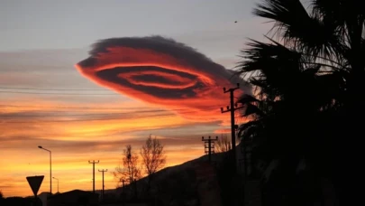 Bursa'da mercek bulutu görüldü