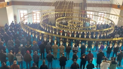 Cuma namazı sonrası yağış için dua edildi