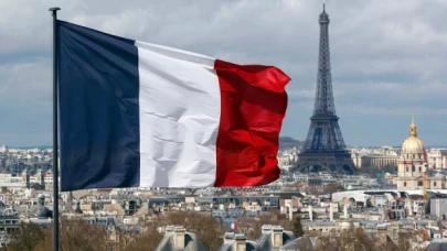 Fransız hükümeti emeklilik yaşını 64'e çıkaracak