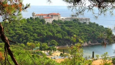 Heybeliada Sanatoryumu'nun Diyanet'e tahsisi iptal edildi