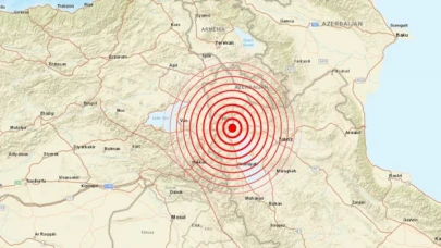 İran'ın Türkiye sınırında 5,7 büyüklüğünde deprem
