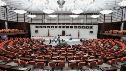 Kamuda sözleşmeliye kadro yasalaştı!