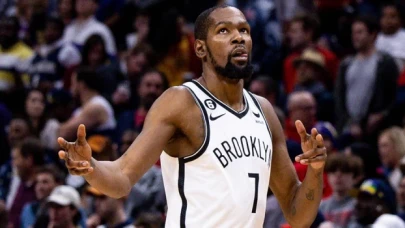 Kevin Durant en az 2 hafta parkelerden uzak kalacak