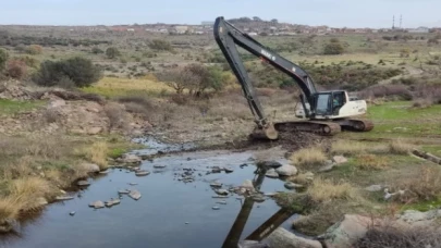 Manisa Yunusemre’de taşkınlara karşı dereler temizleniyor