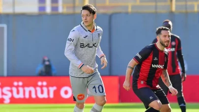 Mesut Özil, 125 gün sonra sahaya çıktı