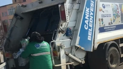 Canik Belediyesi Temizlik İşleri Ekipleri Deprem Bölgesinde