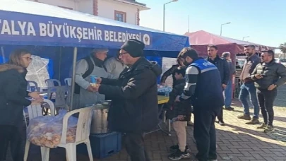 Depremzedeler sıcak çorba ile karşılanıyor