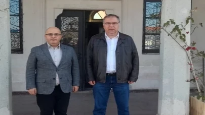 Foça kaymakamı Mehmet Türköz İlçe Milli Eğitim Müdürlüğünde açılacak okullar için toplantı yaptı