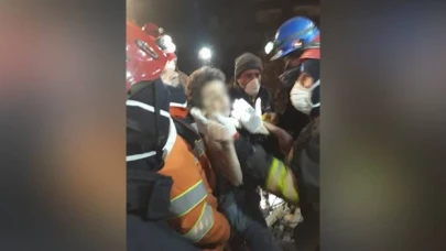 Hatay'da 7 yaşındaki Mustafa enkazdan 163 saat sonra kurtarıldı