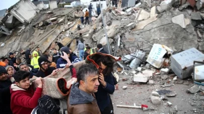 Hatayspor Başkan Vekili Özat: Hatay'da herkes sokakta, yardım yok