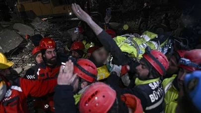 Kahramanmaraş'ta enkazdan bir kişi 140 saat sonra kurtarıldı