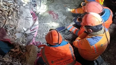 Kınık Polyak Kurtarma Timi 12 vatandaşı enkaz altından sağ olarak çıkardı