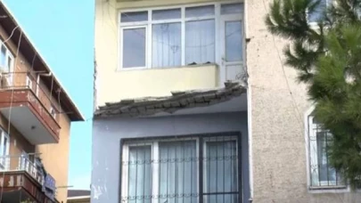 Küçükçekmece'de balkon çöktü, deprem paniği yaşandı