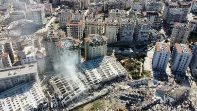 Macar arama kurtarma ekibi, Rönesans Rezidansı enkazından 12 kişiyi kurtardı
