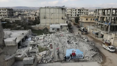 Prof. Ahmet Ercan: Halk hiç deprem olmayacakmış gibi yaşamını sürdürmeli