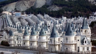 Sosyal medyada ”depremzedelere tahsis edilsin” çağrılarına yanıt: Burada kalınmaz, içerisi kaba inşaat