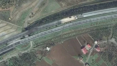 Uydudan görüldü: Deprem ile fay hattı üzerindeki her şey yıkıldı