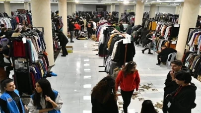 Yenişehir Belediyesinin giysi evinden ilk gün 4 bini aşkın afetzede yararlandı