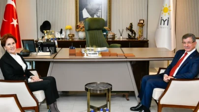 Akşener ile Davutoğlu arasında görüşme gerçekleşti