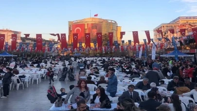 Aydın Büyükşehir Belediyesi’nden 9 Noktada 15 Bin Kişilik İftar Yemeği