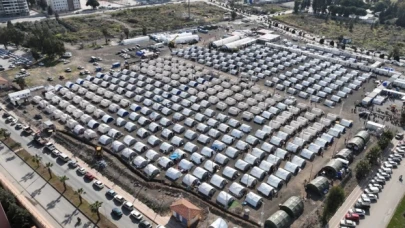 Beylikdüzü Belediyesi’nin çadırkenti, İskenderun Belediyesi ile Kaymakamlığı’na devredildi