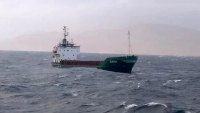 Çanakkale Boğazı girişinde bir gemi arızalandı