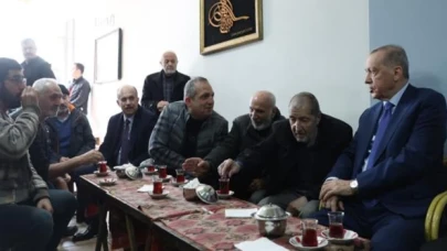 Cumhurbaşkanı Erdoğan Fatih'te esnafı ziyaret etti