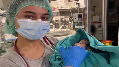 Depremzede aile bebeklerine İzmirli doktorun adını verdi